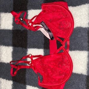 NEW with tags Victoria’s Secret unlined plunge 34DD